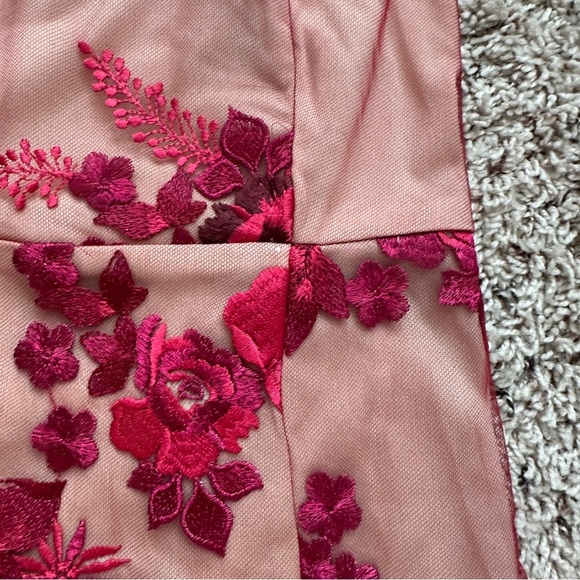 PrettyLittleThing Fuchsia Bandeau Embroidered Lace Bodycon Dress Women’s Size 8 - Picture 8 of 16